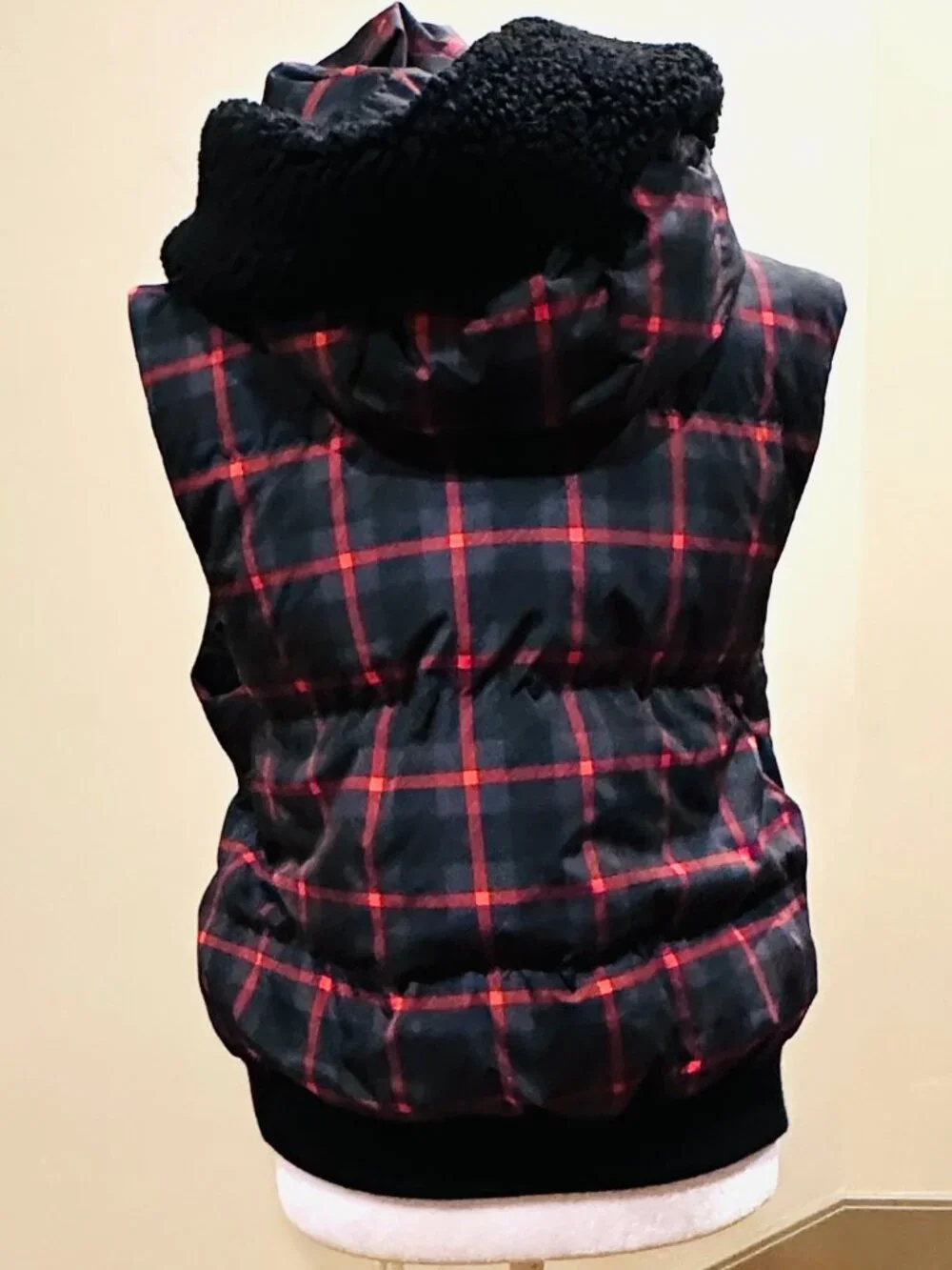 COACH PLAID PUFFER VEST MEDIUM